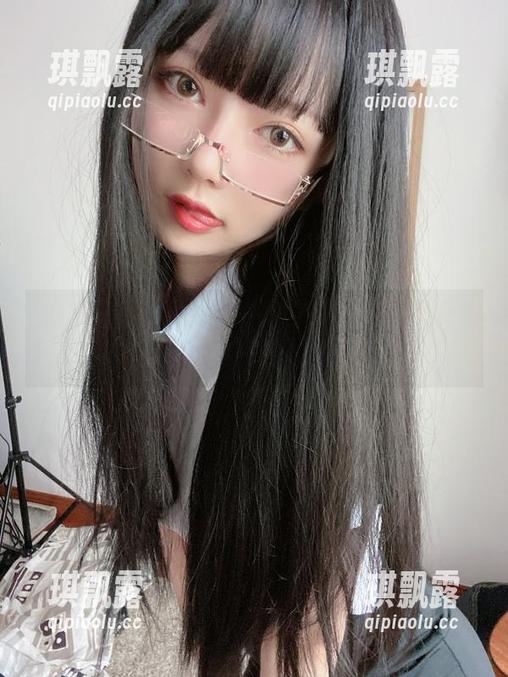 51酱 COS狂欢在油光袜中微微颤动,随便凑几张51酱的图包吧!