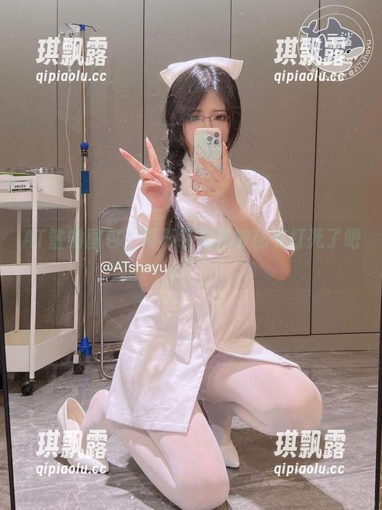 AT鲨 AT鲨的图包:再不装是要被秘书打死了吧?