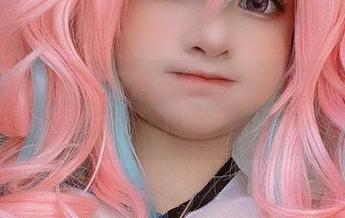下载Azami的比基尼写真，网盘可是好地方啊！