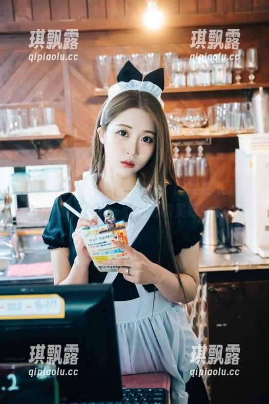 Bomi(普美)的白裙套图，让我放飞了思绪，分享一下回忆的美好！