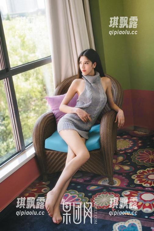 GIRLT果团网 - 看陈雅漫在运动图集中开启“奔跑模式”，想当裁判不如先找块座椅坐着！