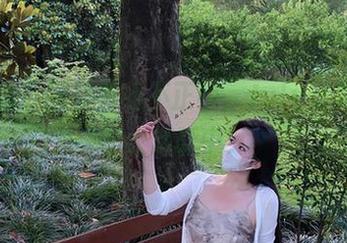微密圈 - 图集有点不正经，July芝岚学妹が大活跃中！