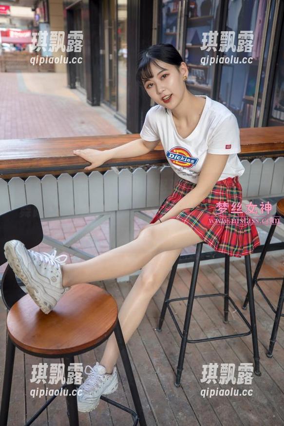 MSLASS梦丝女神-粥粥 MSLASS梦丝女神 - 粥粥的图集来了,舞蹈系女神的分享,心里默默对自己说“这得刷一百遍。”