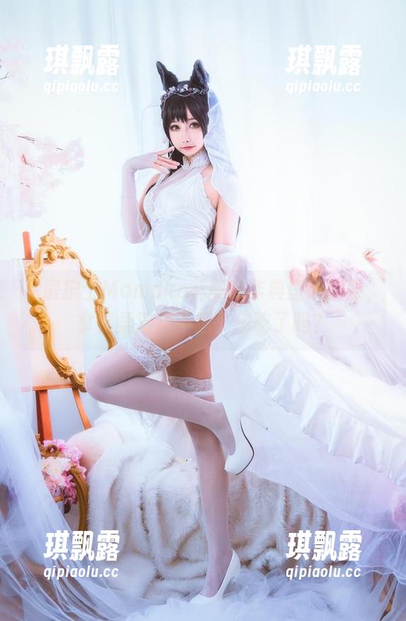 私房护士Momoko葵葵的非典型职业照，拿温柔治疗不适，你吃了吗？