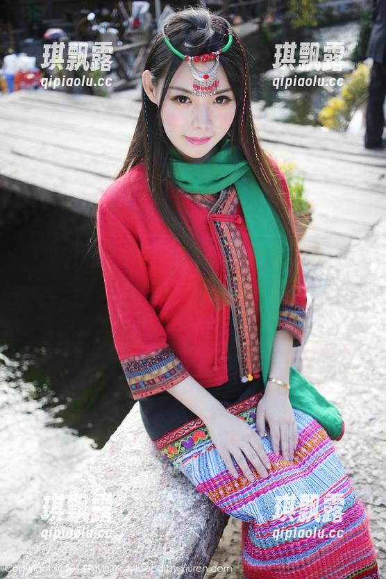 MyGirl美媛馆 - 唐琪儿il的美脚更新：这图看了让人眉毛一挑，心里直接犯嘀咕！