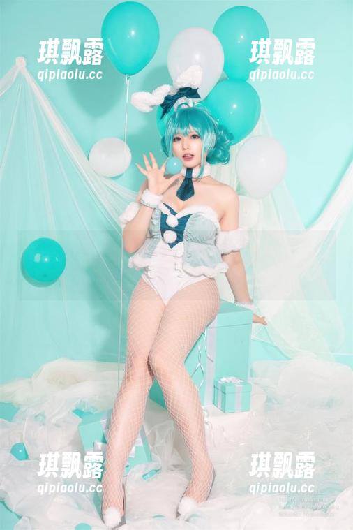 Nyako喵子的私拍合集：那么自然的姿态，獣耳彼女2，来一副就中招了嘛。