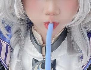 PoppaChan的胡桃：原神的在线美图，捞到这个宝藏不亏！