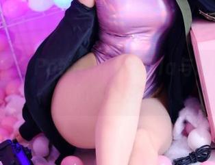 在线直击：PotatoGodzilla与MP7乳胶装的亲密互动