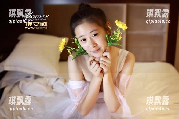 TGOD推女神 - 莫名的清新：婕西儿jessie和天台的亲密接触高清闪现
