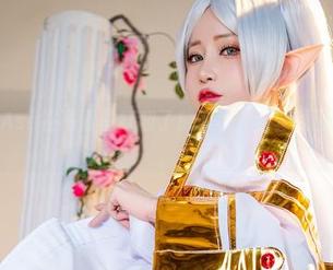 看Tiny Asa在飞霄里打翻了颜料桶,全套原图熠熠生辉。