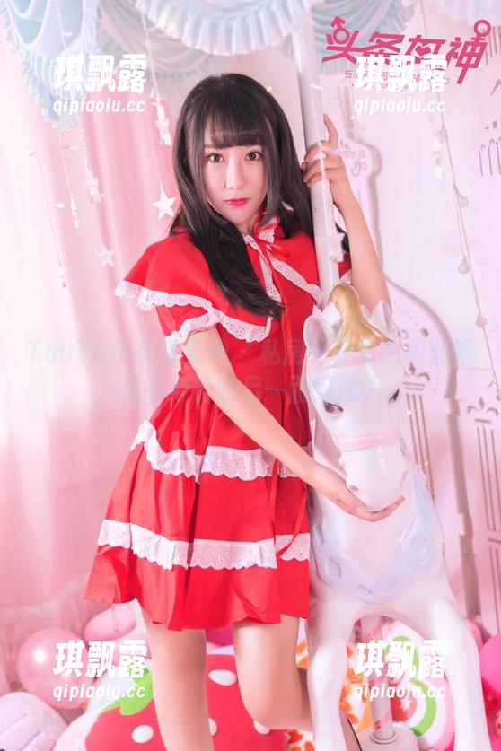 TouTiao头条女神-周熙妍 TouTiao头条女神 - 私房写真里的周熙妍,秘书身份的另一面好迷人。