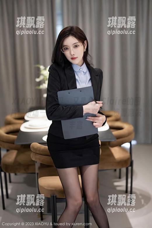 XIAOYU语画界 - 又是允儿Claire的图片游乐场——这次的第三套图，资源愈发丰富