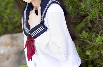 XIAOYU语画界 - 昨晚做了个梦，发现李丽莎是修女，今天高清套图就来啦！你觉得她能把圣水变成美酒吗？