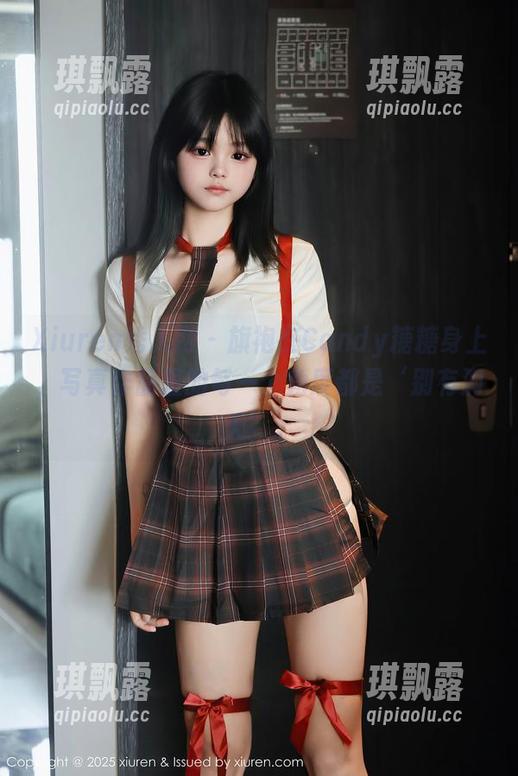 Xiuren秀人网-Candy糖糖 Xiuren秀人网 - 旗袍在Candy糖糖身上,写真作品里的每一个角度都是‘别有洞天’。