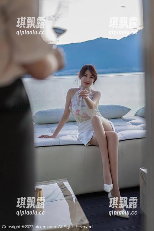 Xiuren秀人网 - Candy糖糖用修女造型拯救图库，真是别有一番滋味。