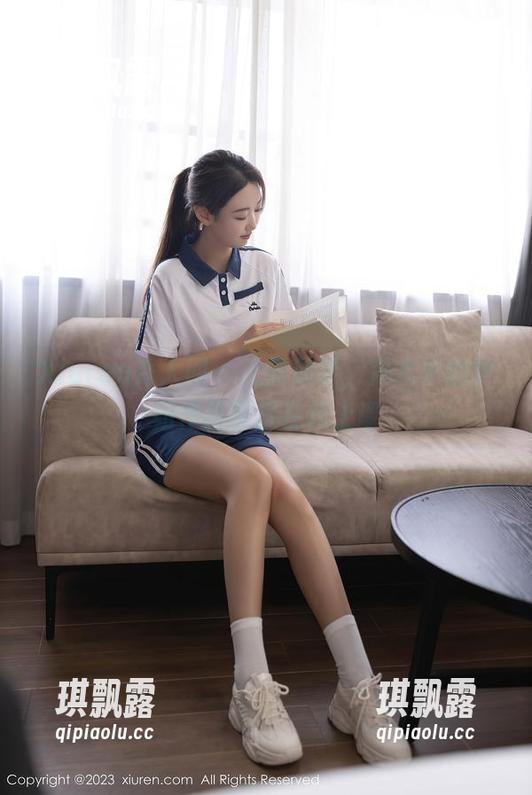 Xiuren秀人网 - 无需放学，冯木木的学姐作品直接在线上课