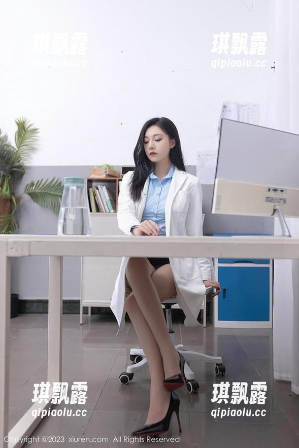Xiuren秀人网 - 看着夏诗雯Sally的比基尼，心里那个暗想，原图该不会是整容前吧？