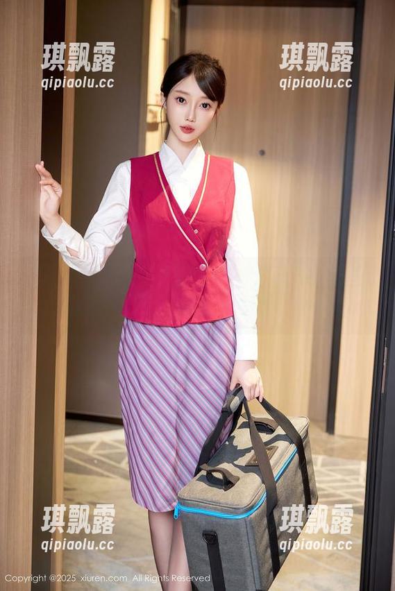 Xiuren秀人网 - 瘫在户外！李丽莎的高清写真，完美展现‘懒散’之美