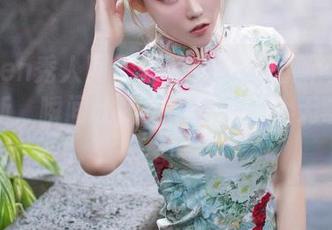 Xiuren秀人网 - 米妮大萌萌的新红裙写真更新，瞬间让我觉得自己是个无辜小白兔！