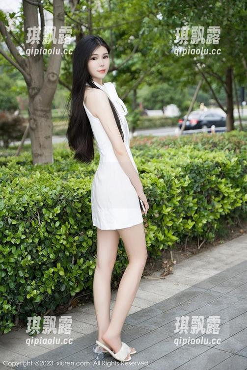 Xiuren秀人网 - 短裤+陆萱萱=夏日清爽风？这组照片我已经看得欲罢不能。