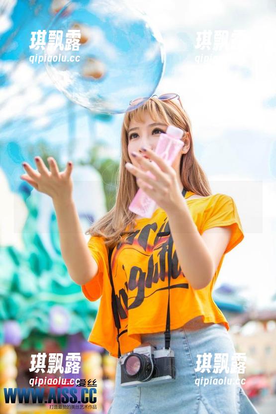 aiss - “打卡”不止于此！索菲的私拍与旅拍套图都是随性之作。