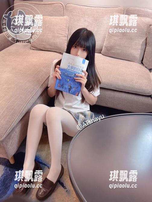 “at鲨鱼”的圣诞麋鹿原图，怎么看都显得太可爱
