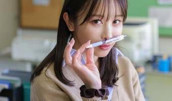看，いくみ(育美)护士穿着白大褂，图片证明她能泡咖啡的能力！