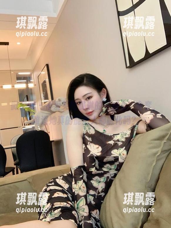 微密圈 - 不爱笑的赛琳的“温柔”全套，难道她真的能把人都融化吗？