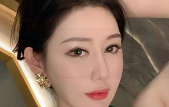 微密圈 - 不爱笑的赛琳黑白高清，不看肯定会后悔的资源