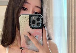 微密圈 - 更新图集！不爱笑的赛琳的豹纹连体，难道是打算开个跑车派对吗？