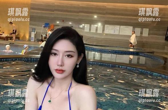 不爱笑的赛琳 微密圈 - 套装里的不爱笑的赛琳,图一曝引起小心脏波动,原图下载来一份!