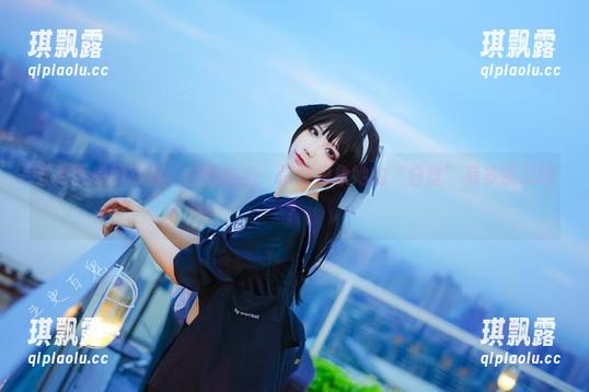 五更百鬼的写真，白丝旗袍：你敢想象她的“白丝”有多挑逗吗？