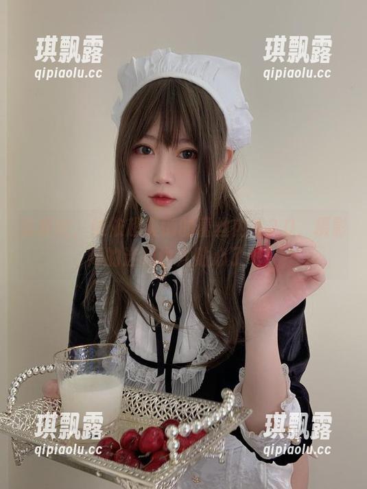 说真的，依依超级懒的蕾丝内衣2.0，摄影师的选择也太贴心了吧！