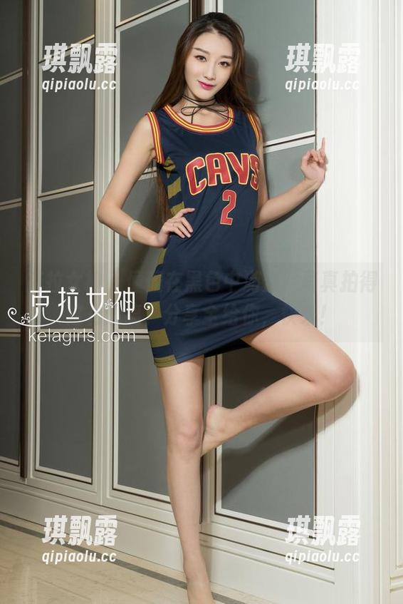 克拉女神 - 僮僮在黑色中游走，写真拍得这么迷离，分享全给你，快来！