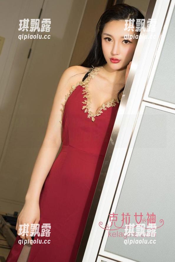 克拉女神 - 颖儿的美图，白丝加持，一秒被吸引的姿态？