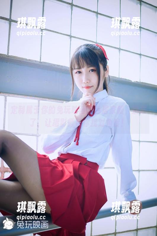 定制属于你的兔玩映画粉色居家服，别忘了，让摄影师帮你找对角度！
