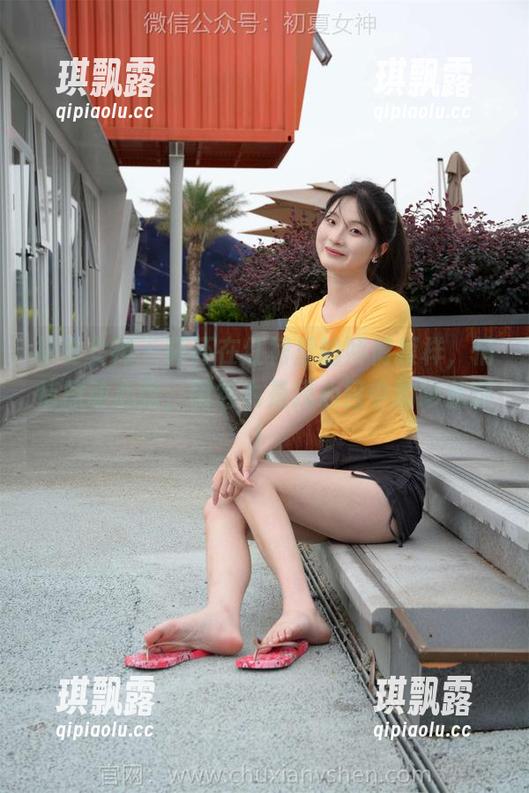 初夏女神 - 环环在红裙里的娇俏模样，悄悄撩动心弦，图包也是我心目中的珍藏啊！