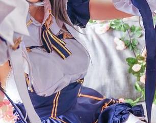 可可老师的无圣光写真，情人节礼物变身大胆又羞涩的鬼魅之作。