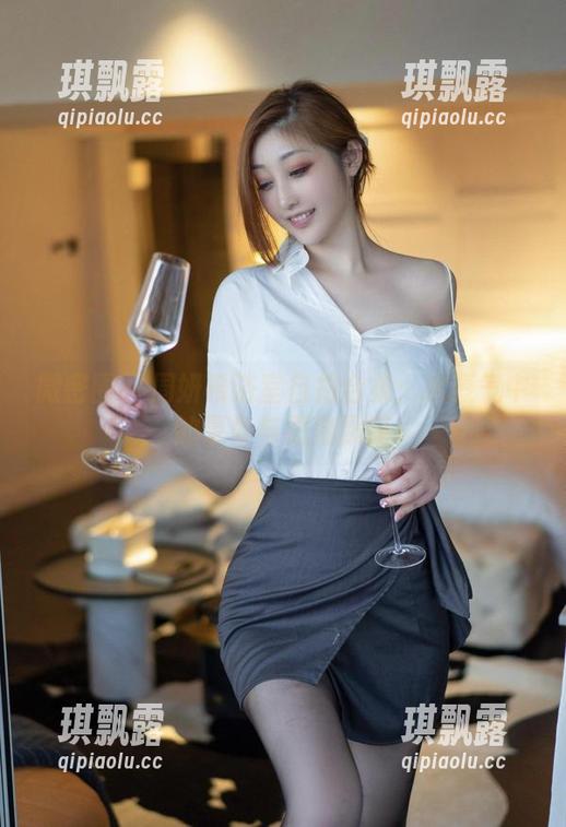 周妍希 微密圈 - 周妍希浴室自拍合集:水蒸气中的晕染与思绪飘荡