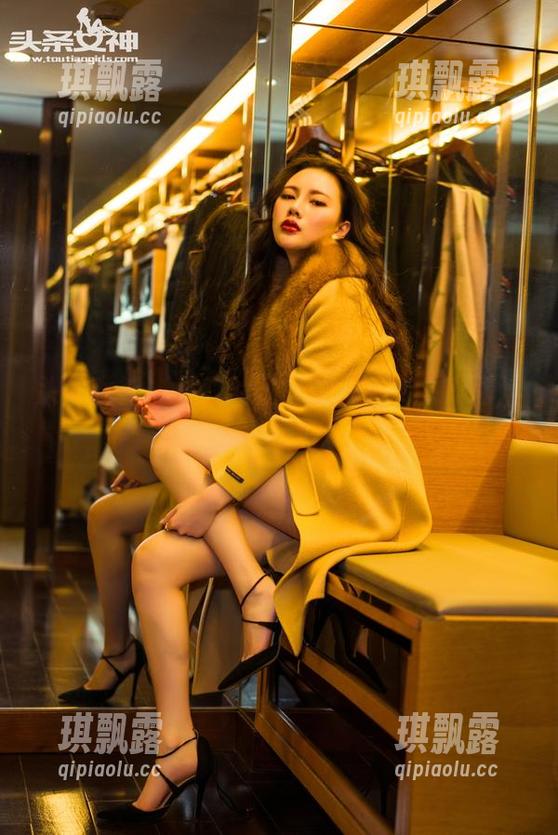 头条女神 - 王竹的居家时光图库，高清滚过来！