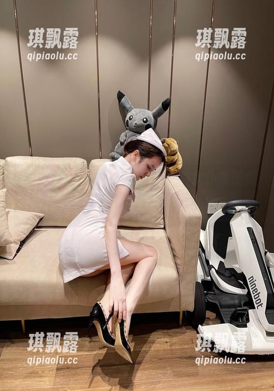奔跑的晶骡儿 微密圈 - 听说奔跑的晶骡儿的女仆装图包合集又上线啦,完全不必问,再看一眼吧。