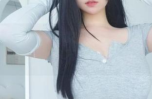 睡衣的神奇魔力：女主K的套图更新又来了，就穿这件想不想给我点印象呢？