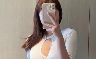 微密圈 - 奶宝妹纸的私拍，纤细腰肢比我冬天的围巾还细，图包一翻个个都在流鼻血。