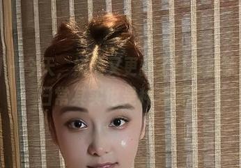 微密圈 - 今天，奶雯又更新了日常图集，难道日常其实也是种表演？