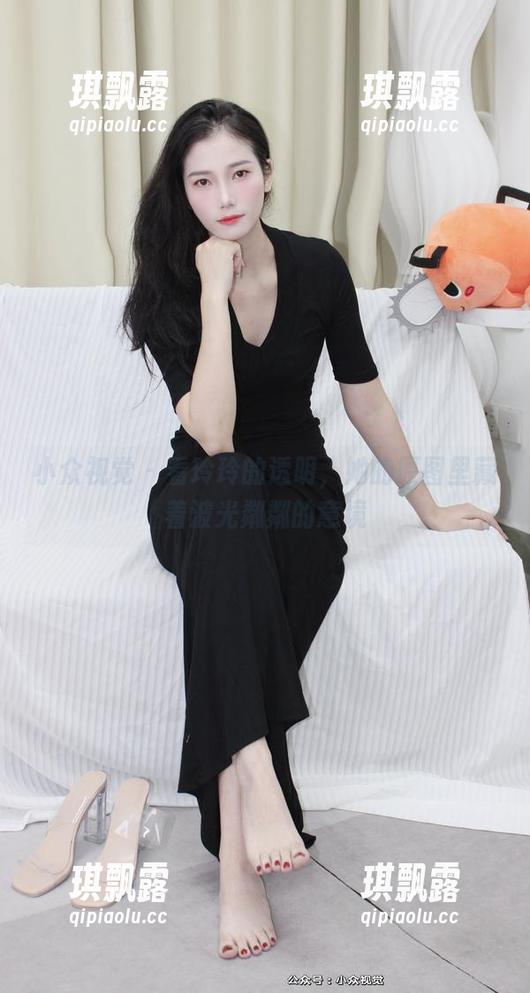 小众视觉 - 看玲玲的透明，她的原图里藏着波光粼粼的意境