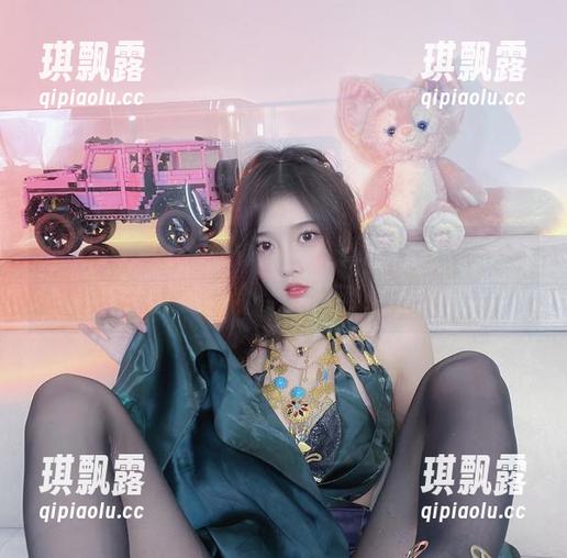 和服新上线！小小奶瓶儿最新作品，真想给她背个婴儿背带！