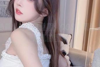 小小奶瓶儿的夏日假期：COS效果让人喘不过气的图集