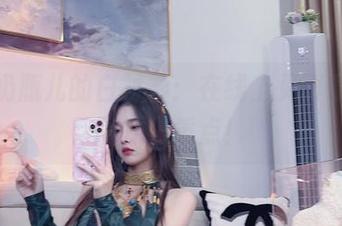 小小奶瓶儿的白衬衫：在线上见真章，原图才是重点！