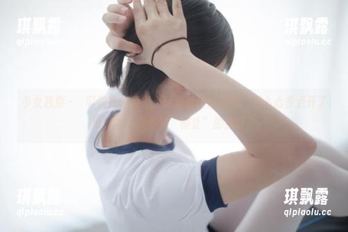 少女秩序 - 晞可油亮作品集：每张都诱惑到我，不小心多点开了好几次，找不到“停止”的按钮。