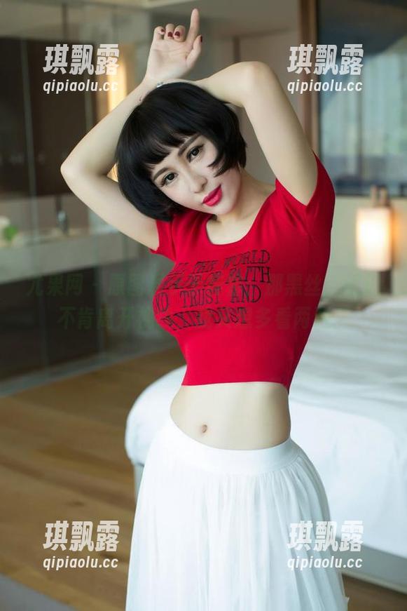 尤果网 - 原图展示于梓馨：那黑丝，迟迟不肯离开视线，我又想多看两遍。